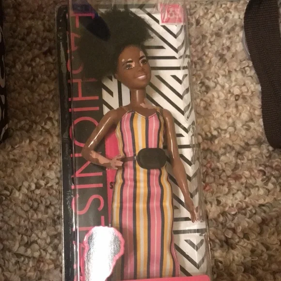 Fashionista Barbie - Picture 6 of 8
